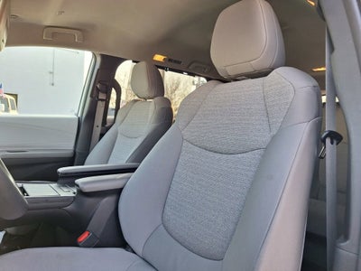 2025 Toyota Sienna LE