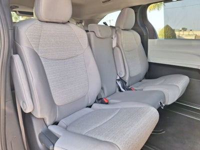 2025 Toyota Sienna LE