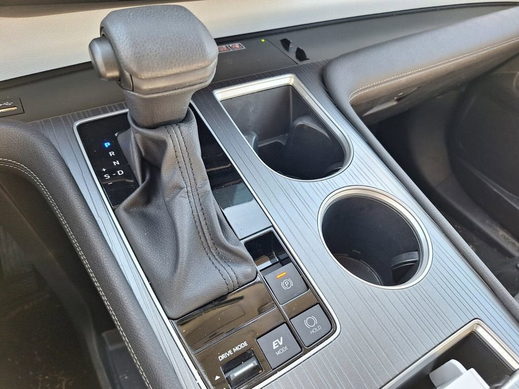 2025 Toyota Sienna LE