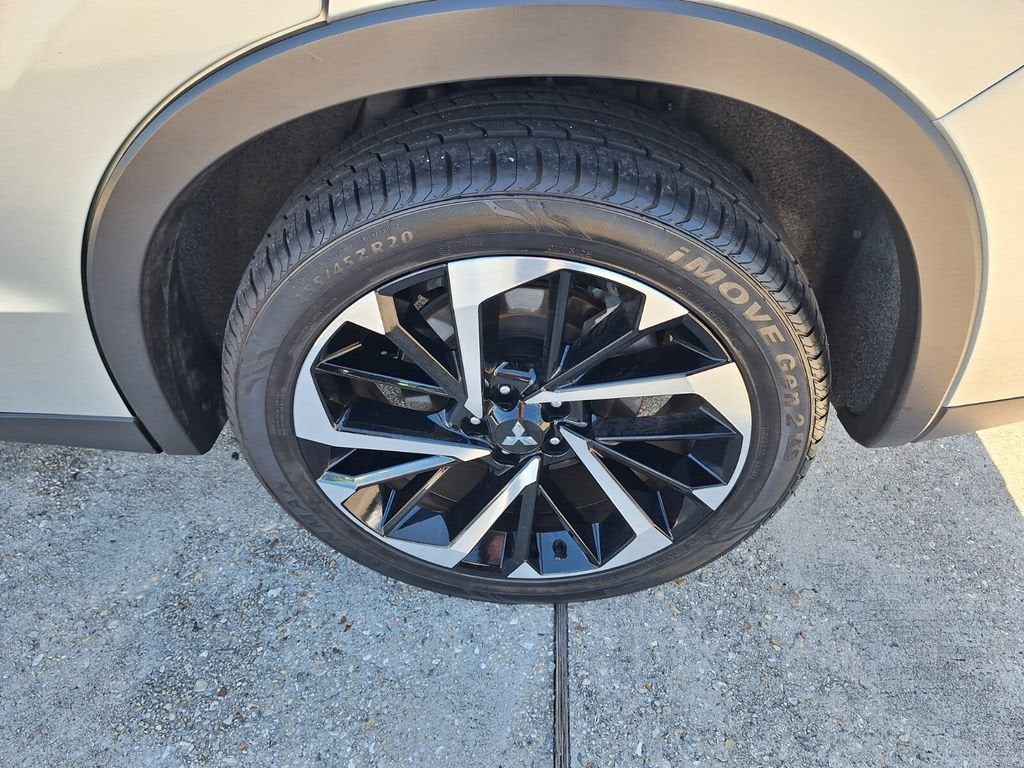 2024 Mitsubishi Outlander SE