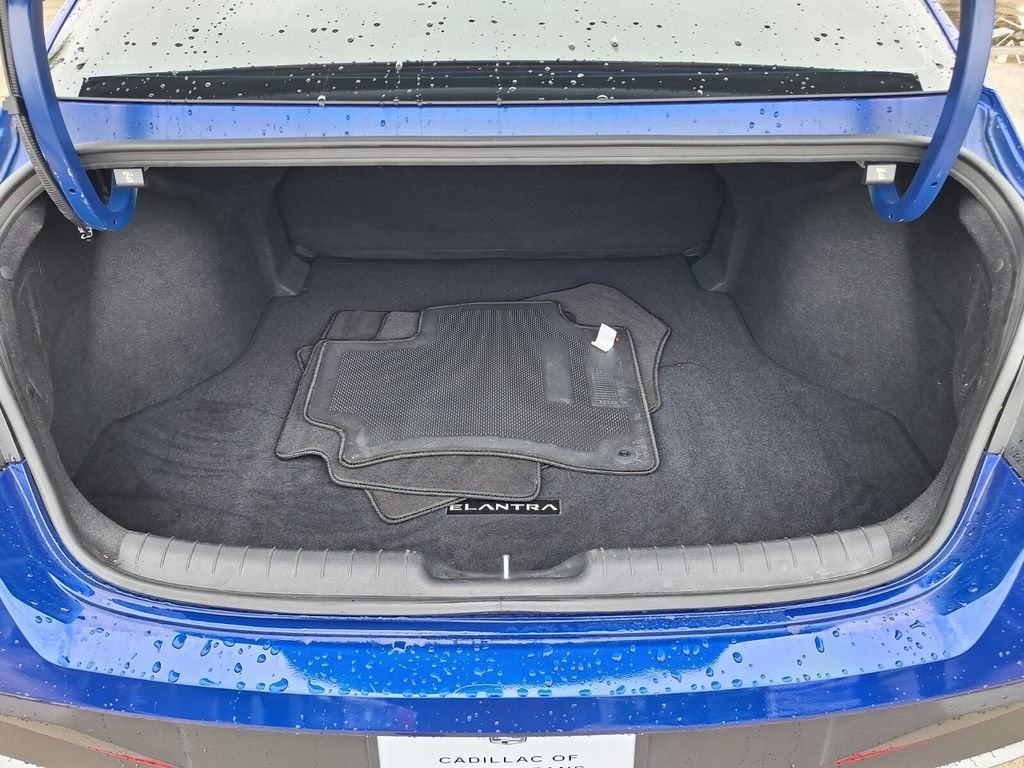 2024 Hyundai Elantra SE