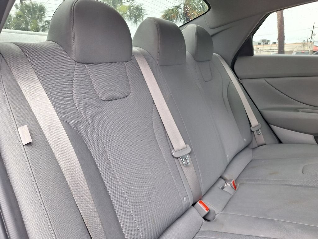 2024 Hyundai Elantra SE