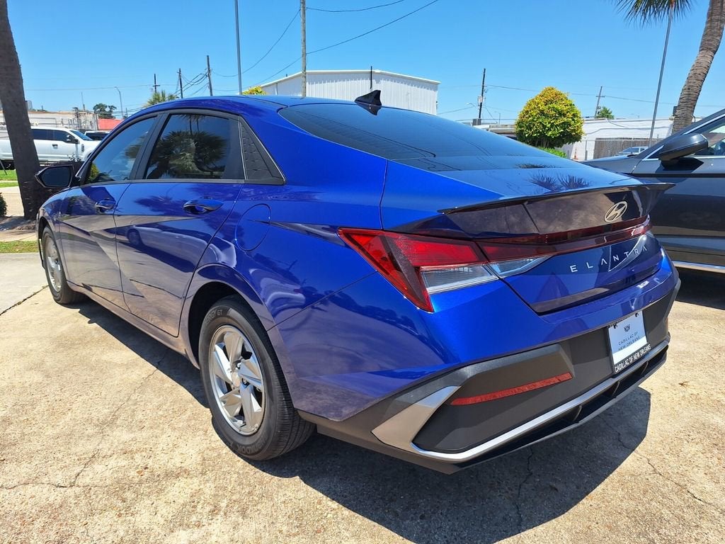 2024 Hyundai Elantra SE