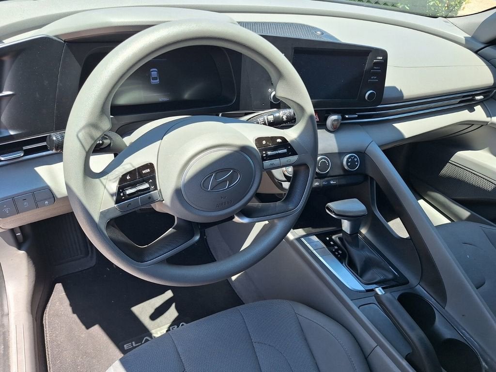 2024 Hyundai Elantra SE