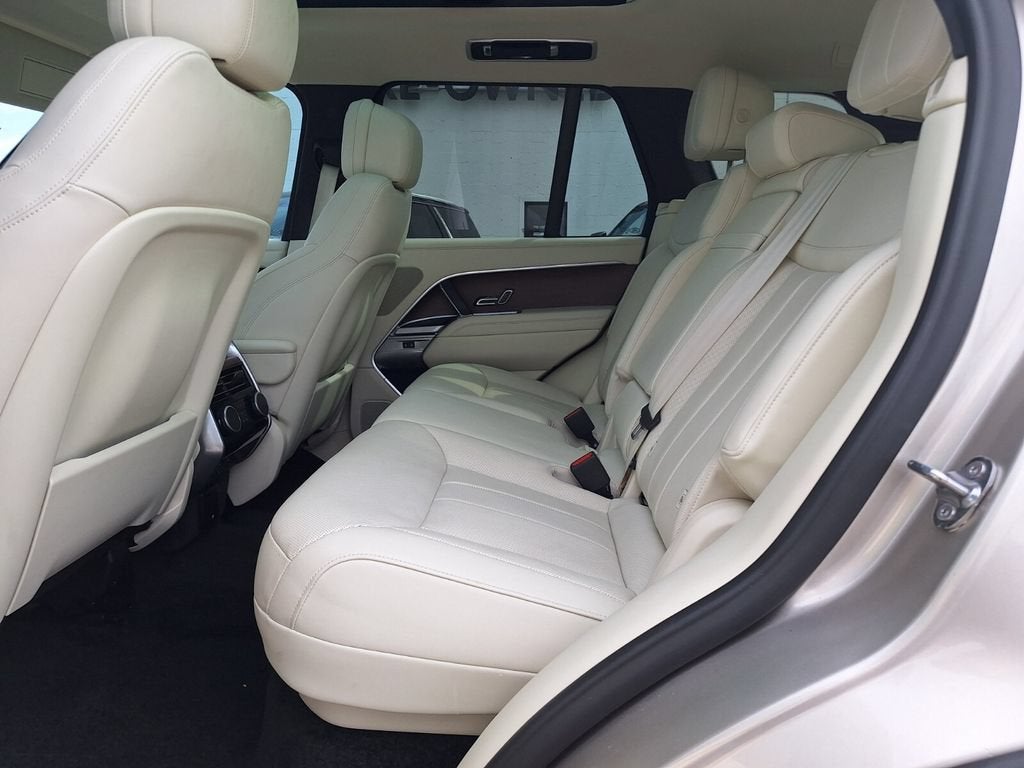 2025 Land Rover Range Rover SE