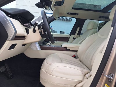 2025 Land Rover Range Rover SE