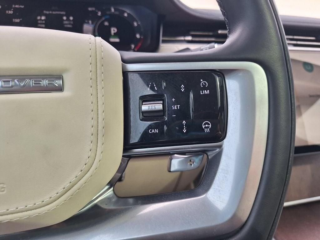 2025 Land Rover Range Rover SE