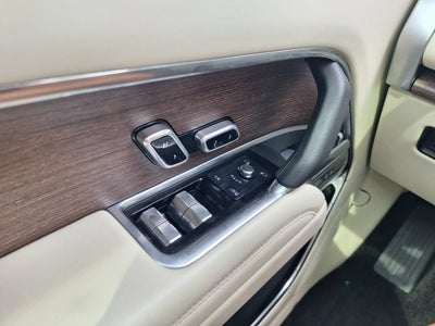 2025 Land Rover Range Rover SE