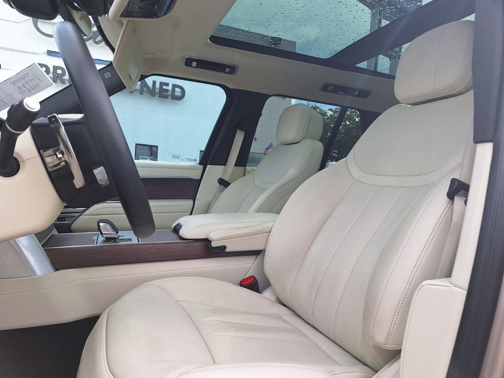 2025 Land Rover Range Rover SE