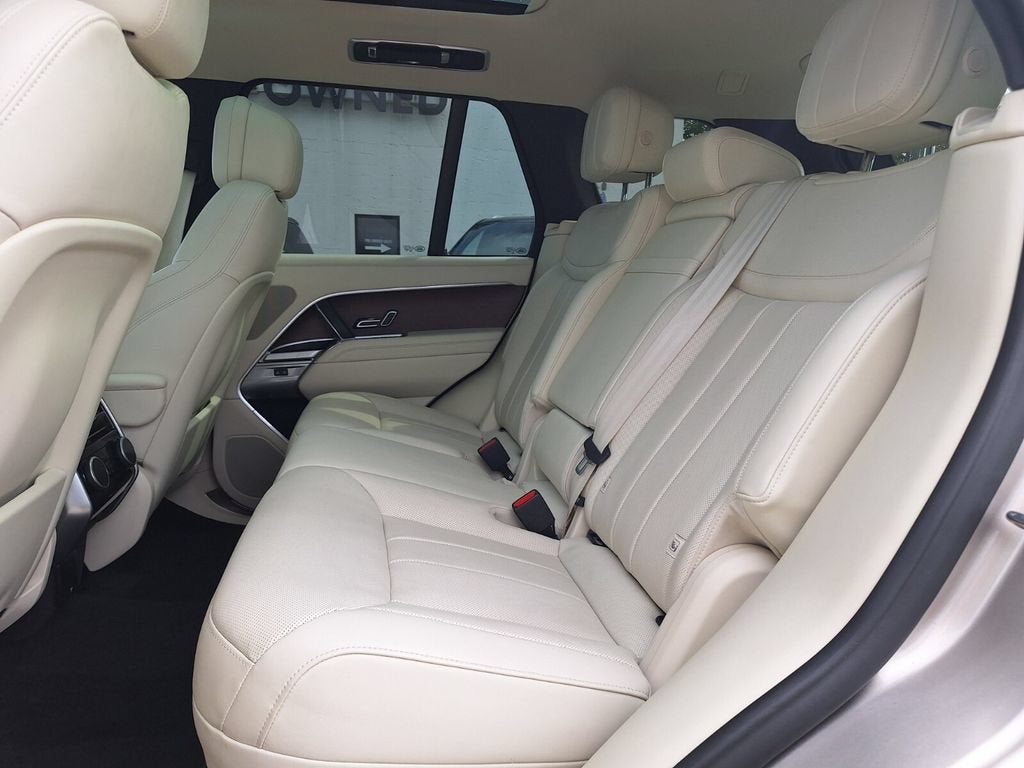 2025 Land Rover Range Rover SE
