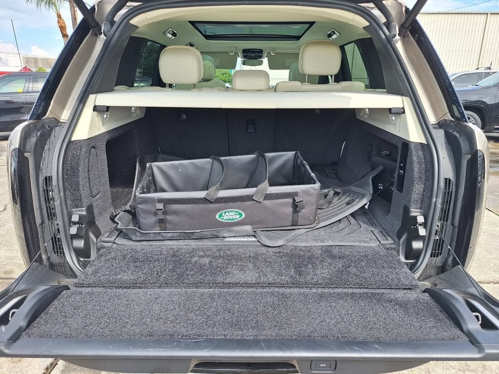 2025 Land Rover Range Rover SE