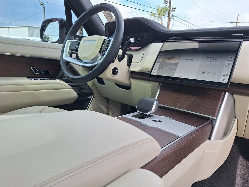 2025 Land Rover Range Rover SE