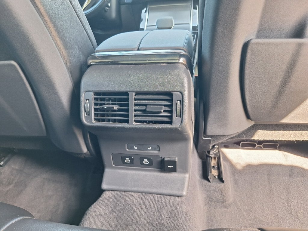 2025 Land Rover Range Rover Velar Dynamic SE