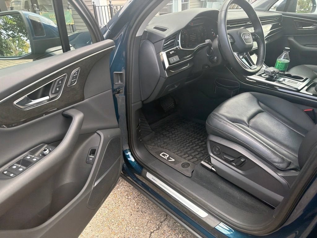 2022 Audi Q7 45 quattro Premium