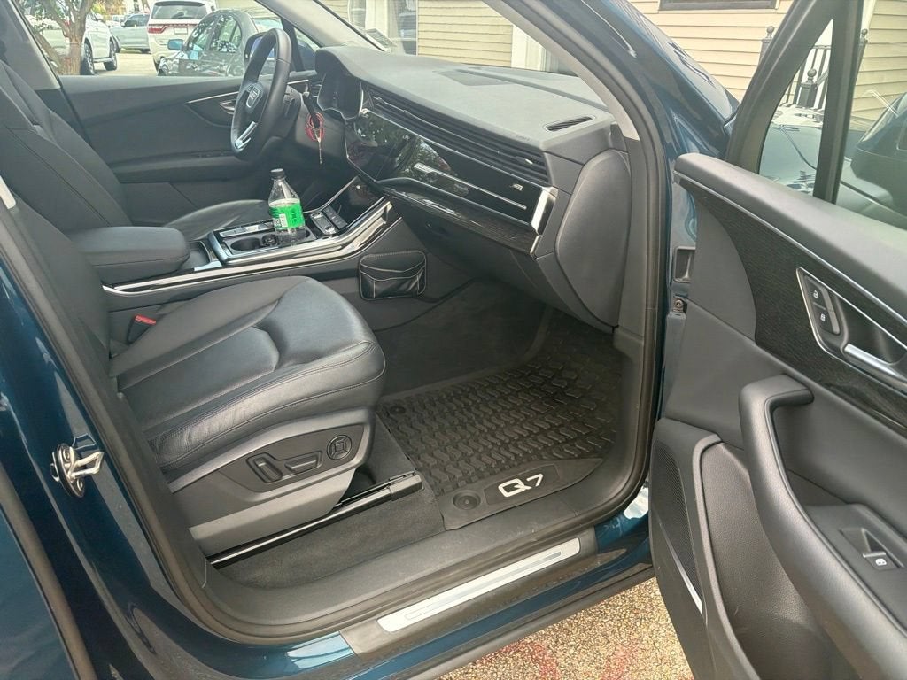 2022 Audi Q7 45 quattro Premium