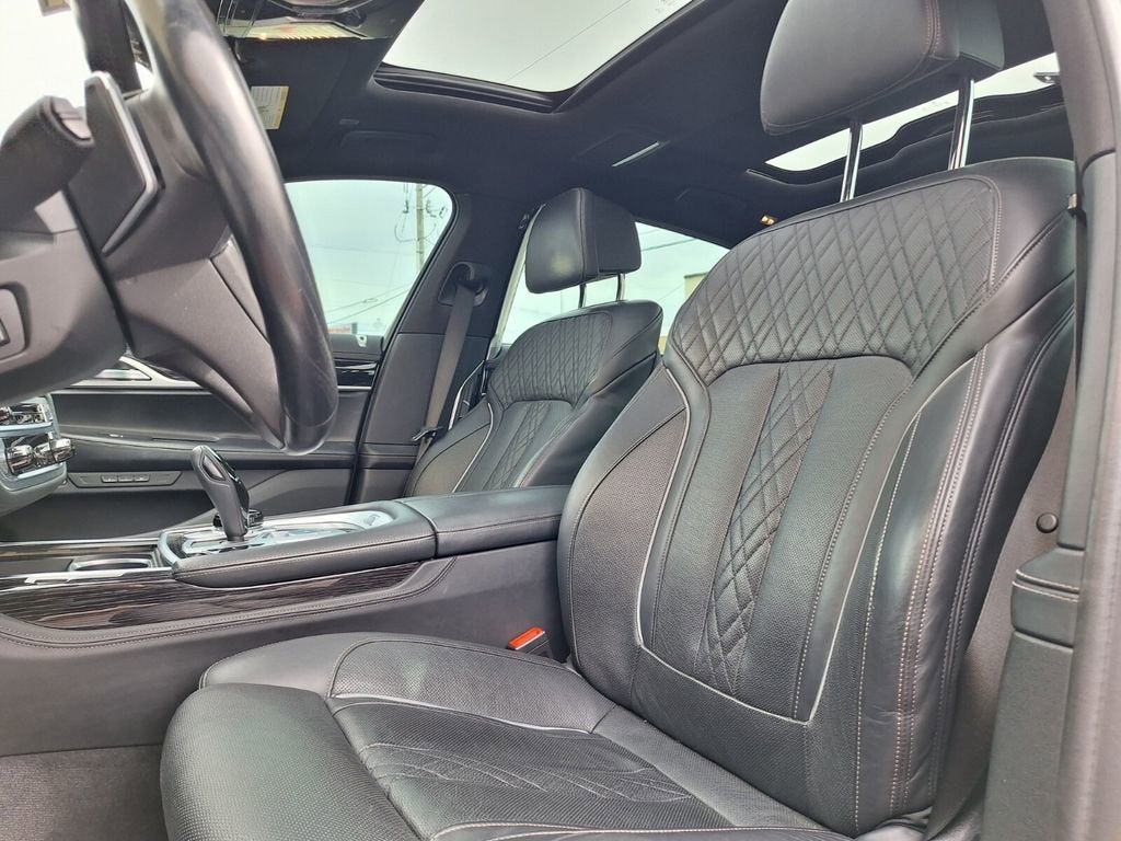 2019 BMW 7 Series 740i