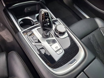 2019 BMW 7 Series 740i